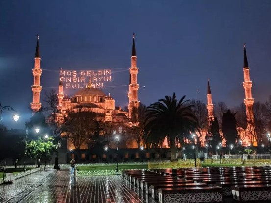 blue mosque interior 121312131413