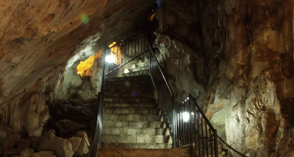 dupnisa cave