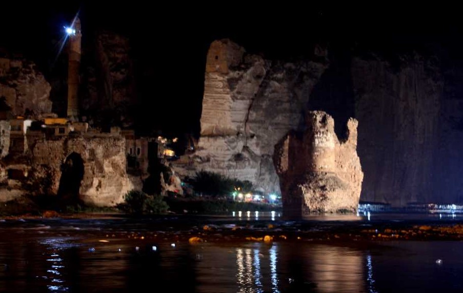 hasankeyf turkey night shot